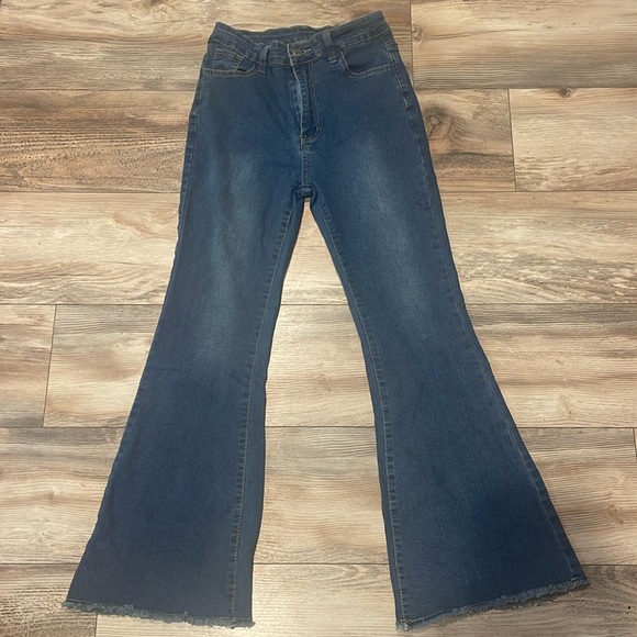 SHEIN Flare Jeans Size Small Petite (2-4) Short Medium Wash Fringe Flare Bottoms - Picture 1 of 3